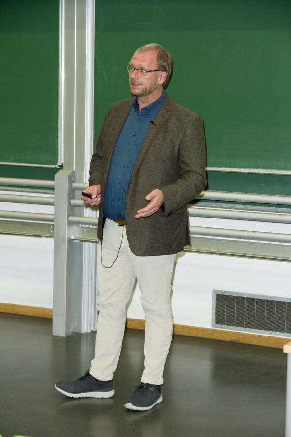 Vorträge & Podiumsdiskussion