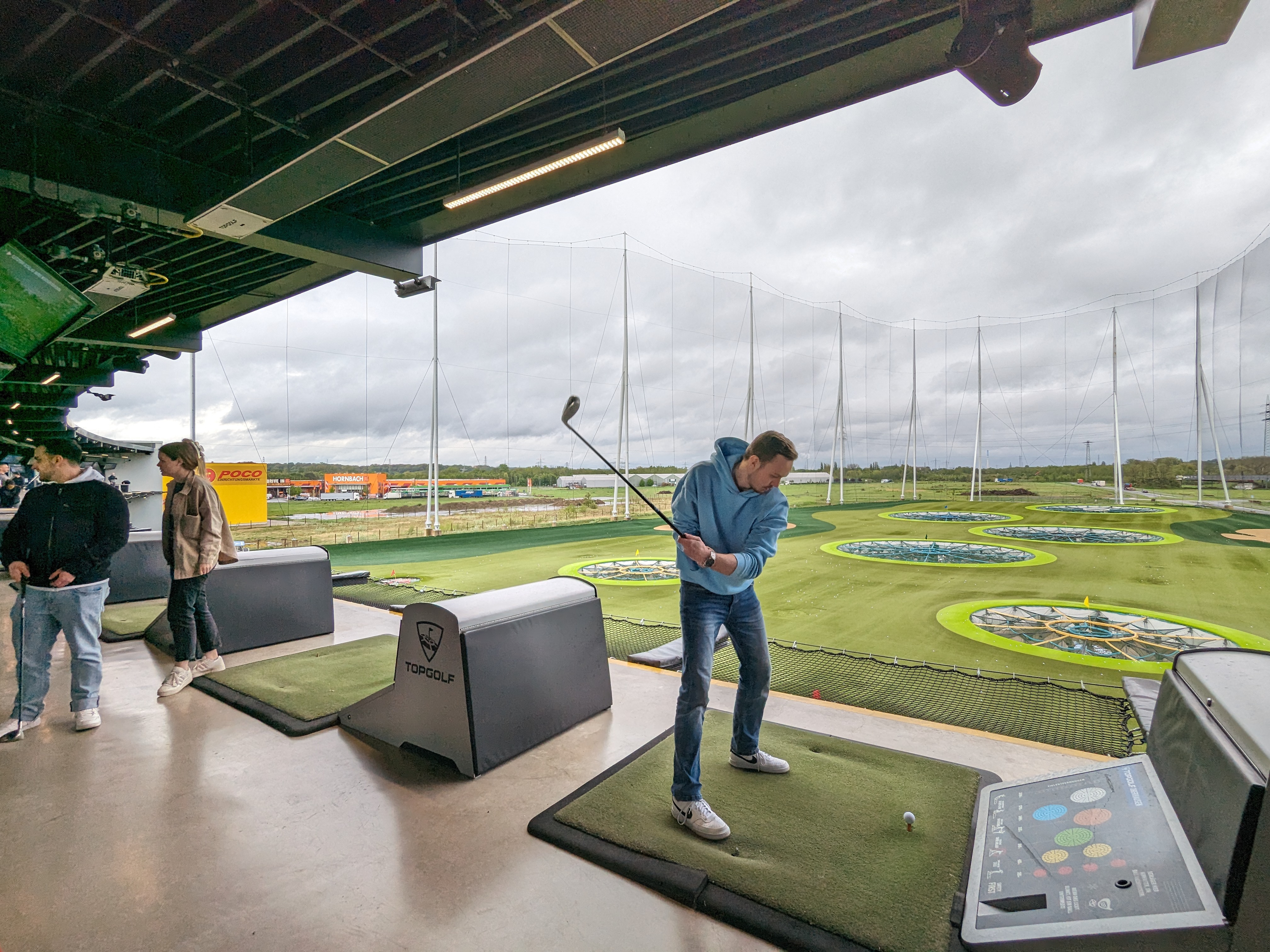 Projektgruppe beim Topgolf
